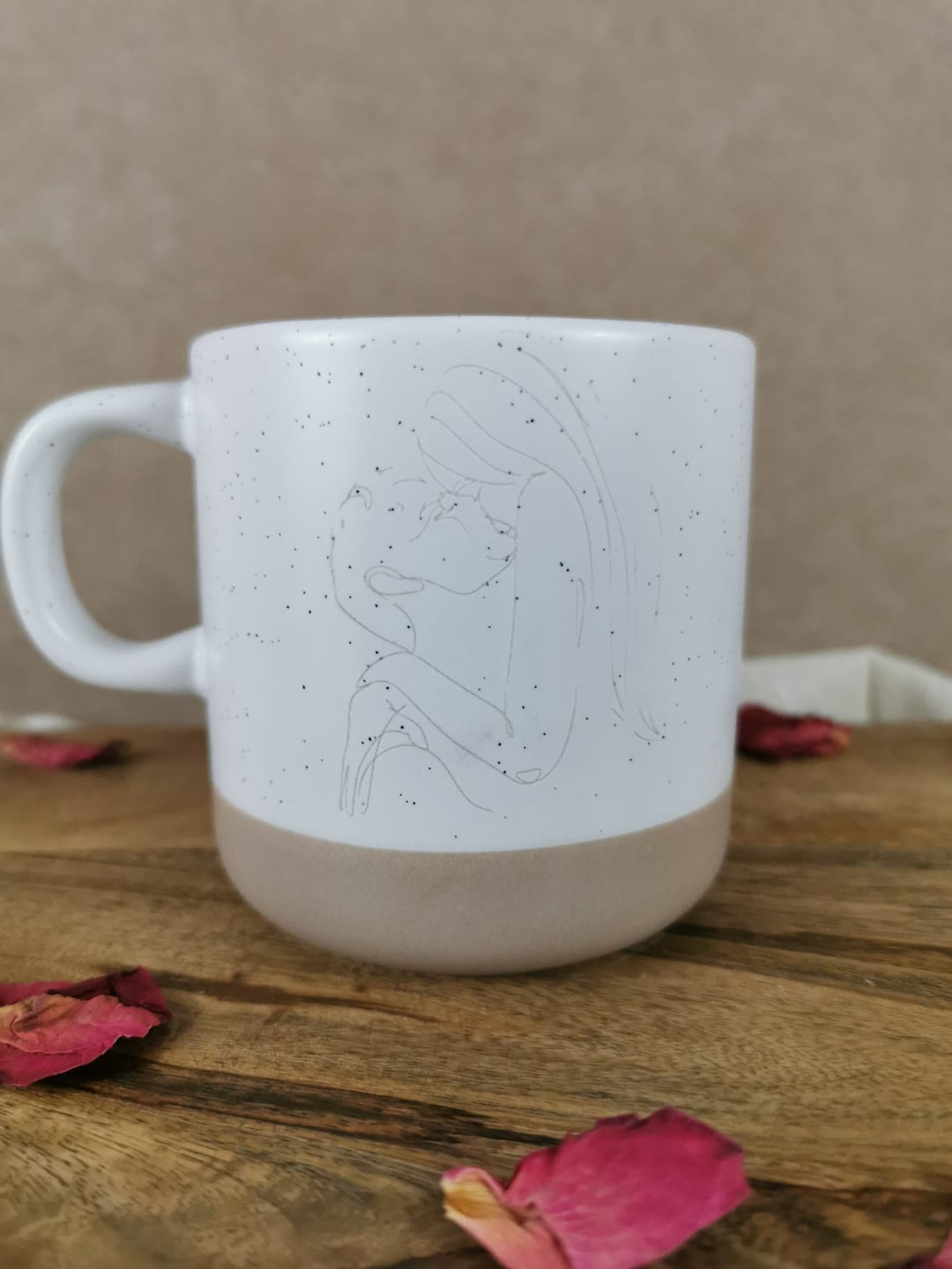 „Keramiktasse mit minimalistischer Line-Art Frau – Self Love Tasse von LUMARA“