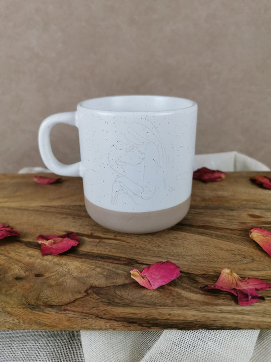 „Keramiktasse mit minimalistischer Line-Art Frau – Self Love Tasse von LUMARA“