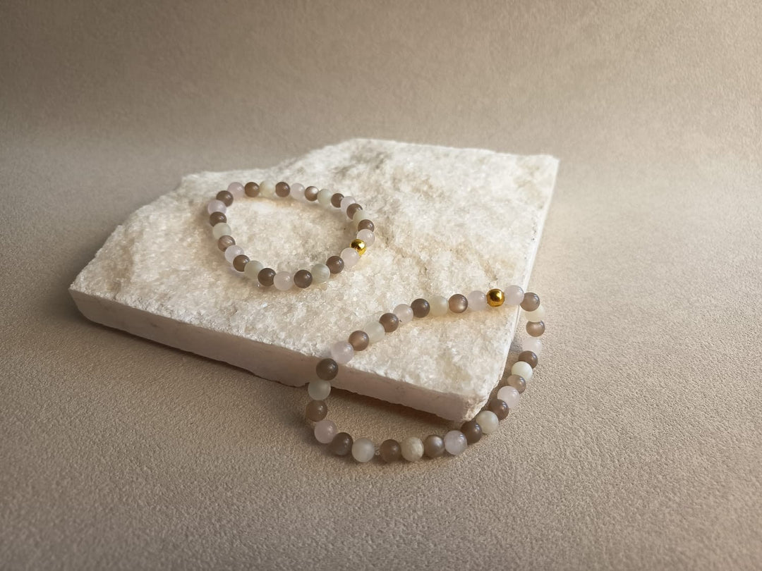 Lumara Handgefertigtes Edelsteinarmband Sacred Flame mit Natursteinen und Goldakzent