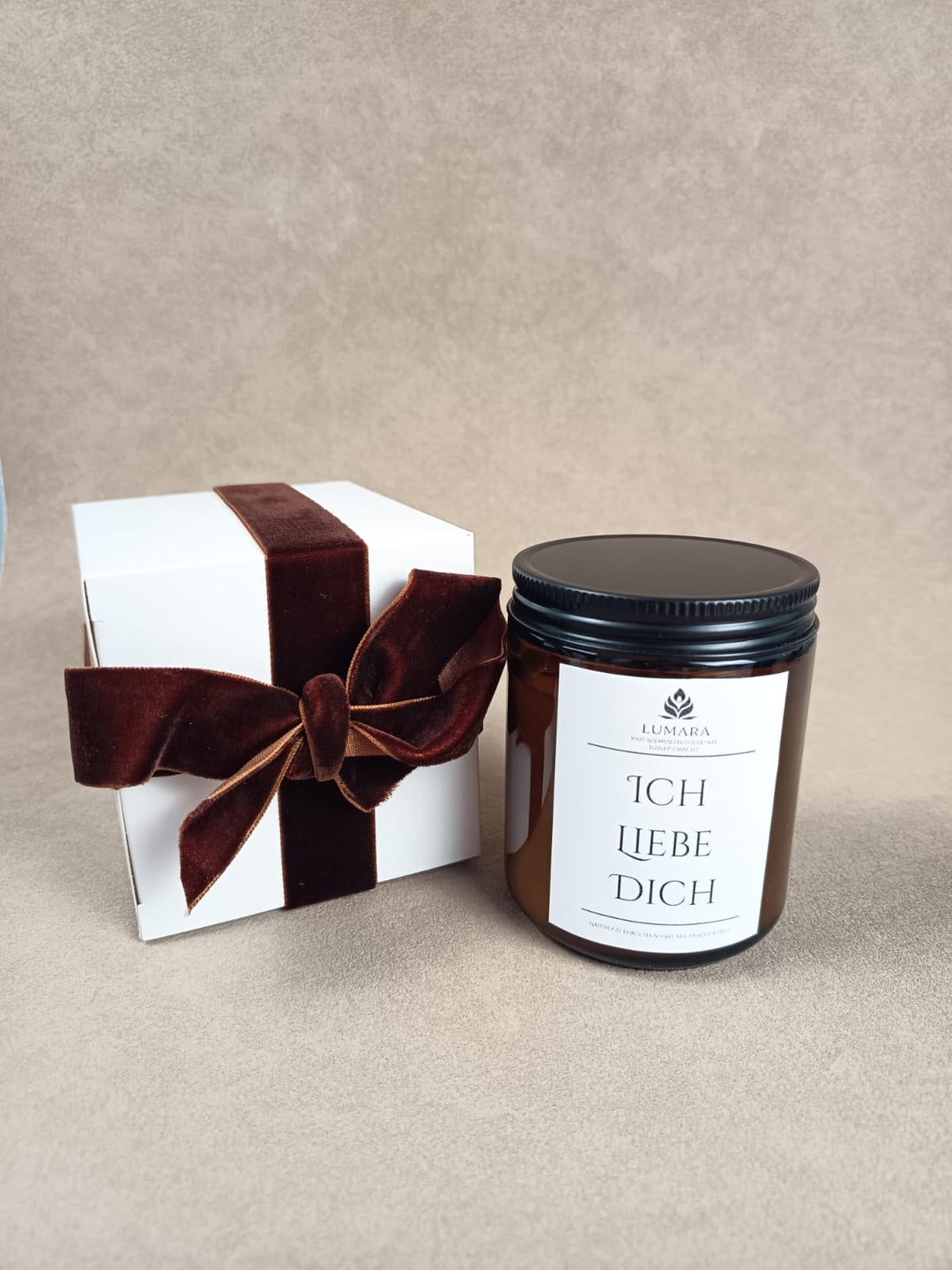 Handgemachte Selflove Kerze aus Sojawachs mit Aufschrift „ICH LIEBE DICH“ von LUMARA – Valentinsgeschenk und Ritualkerze