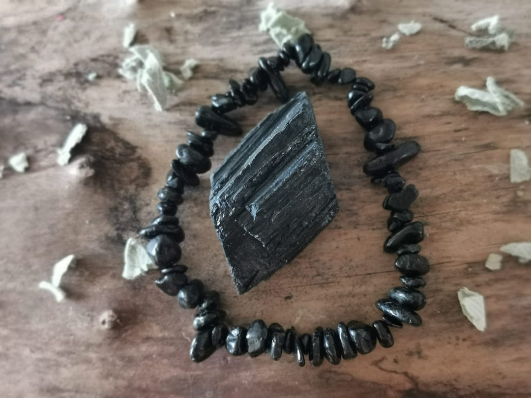 LUMARAS Schwarzer Turmalin Armband mit rohem Turmalin Stein – Schutz &amp; Erdung
